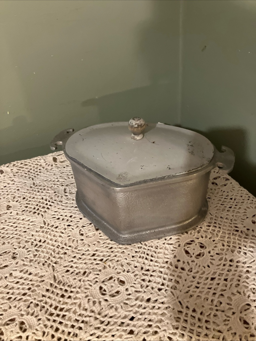 Guardian Service Cookware Triangle Pan with Lid aluminum